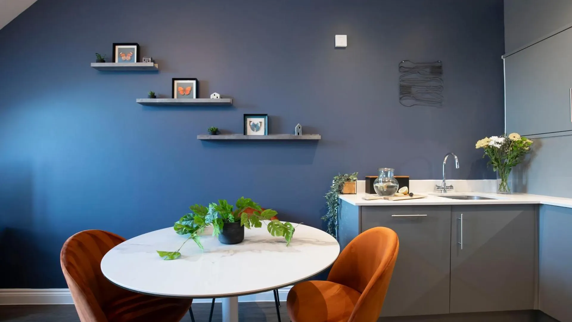 Elliot Oliver - Loft Style 2 Bedroom Apartment With Parking In The Docks Gloucester 0*,